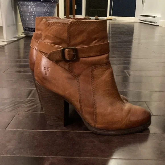 Frye Patty Riding Bootie 7.5 - Picture 3 of 10